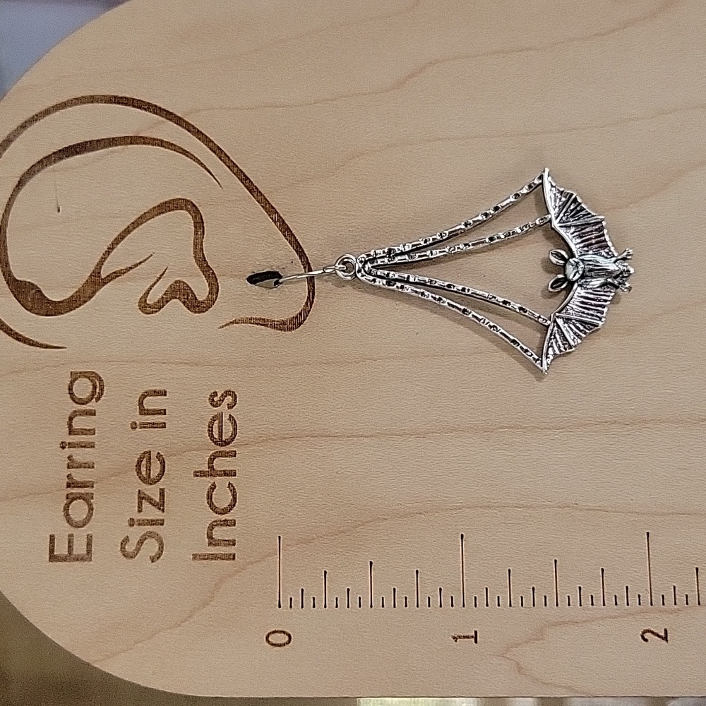 🔥LAST PAIR🔥 Goth Bat Drop Earrings - Picture 4 of 6